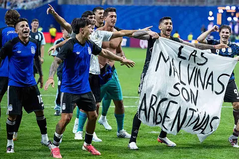 بعد إقصاء إنجلترا.. احتفال لاعبي الأرجنتين يهددهم بعقوبات من فيفا